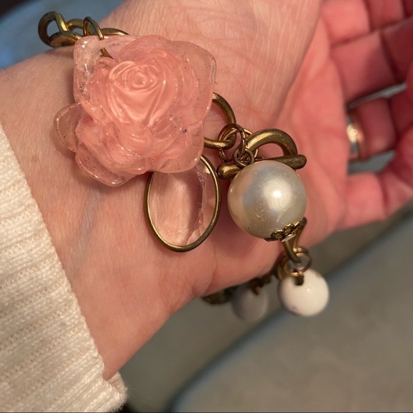 Vintage Romantic Feminine Charm Bracelet Gold Tone - Picture 2 of 10